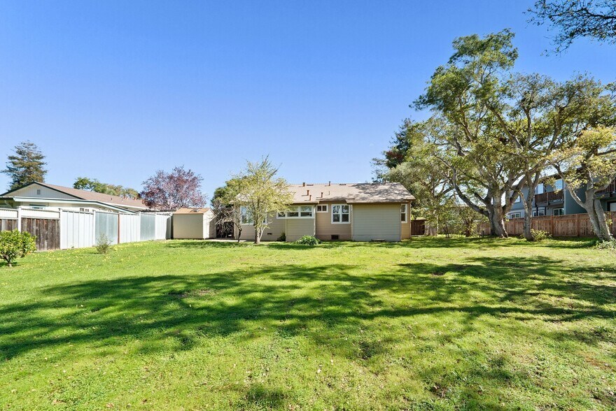 More Photos Of 420 Capitola Road Ext, Santa Cruz Apartments For Sale