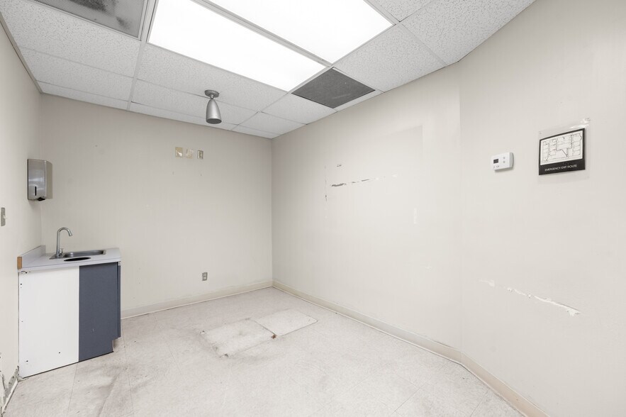 More Photos Of 13414 Medical Complex Dr, Tomball Medical For Sale