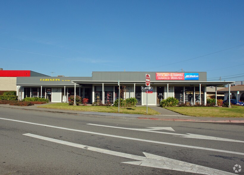 More Photos Of 993 Francisco Blvd E, San Rafael Showroom For Lease