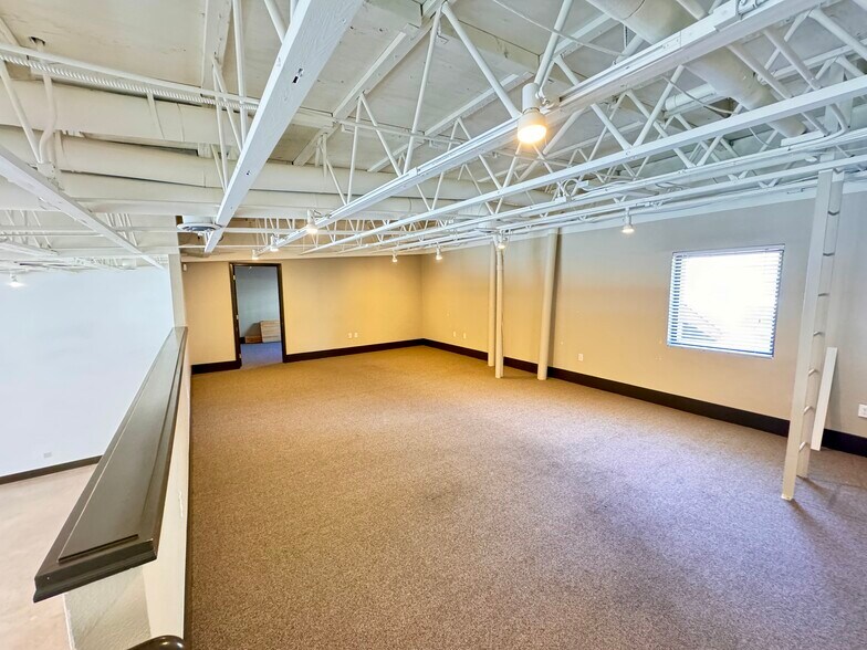 More Photos Of 1811-1815 NE Broadway St, Portland Freestanding For Lease