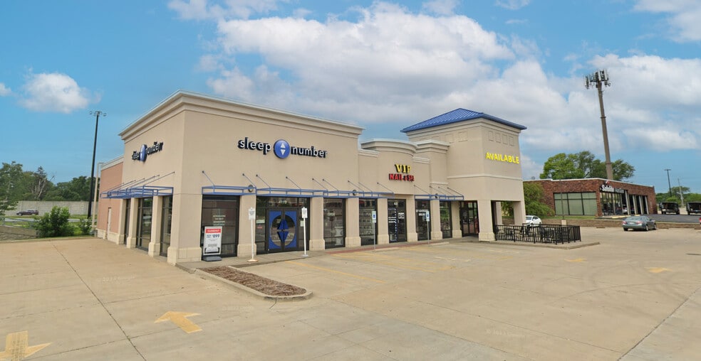 More Photos Of 4123 N Sterling Ave, Peoria Freestanding For Lease