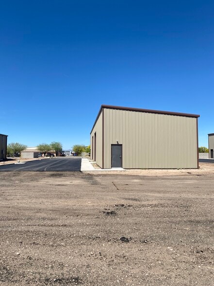 More Photos Of 8205 S Camino de Cafe, Tucson Industrial For Lease