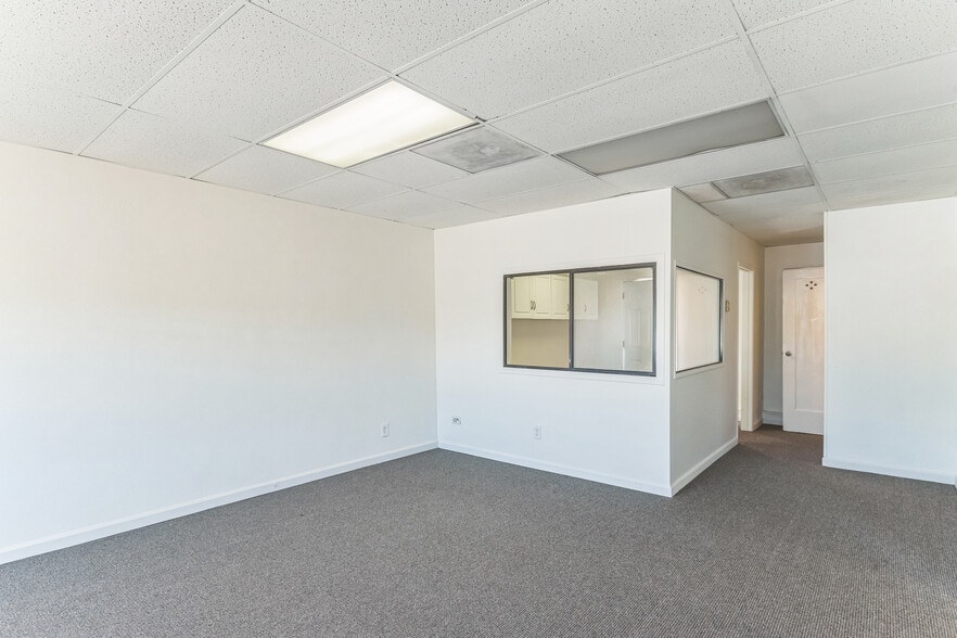 More Photos Of 641-643 El Cajon Blvd, El Cajon Storefront For Sale