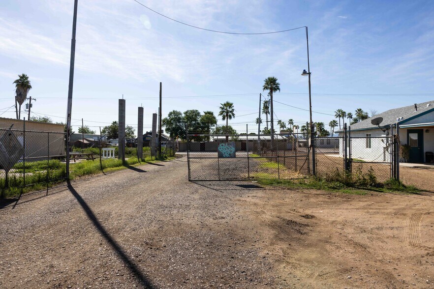 More Photos Of 5732 W Maryland Ave, Glendale Industrial For Sale