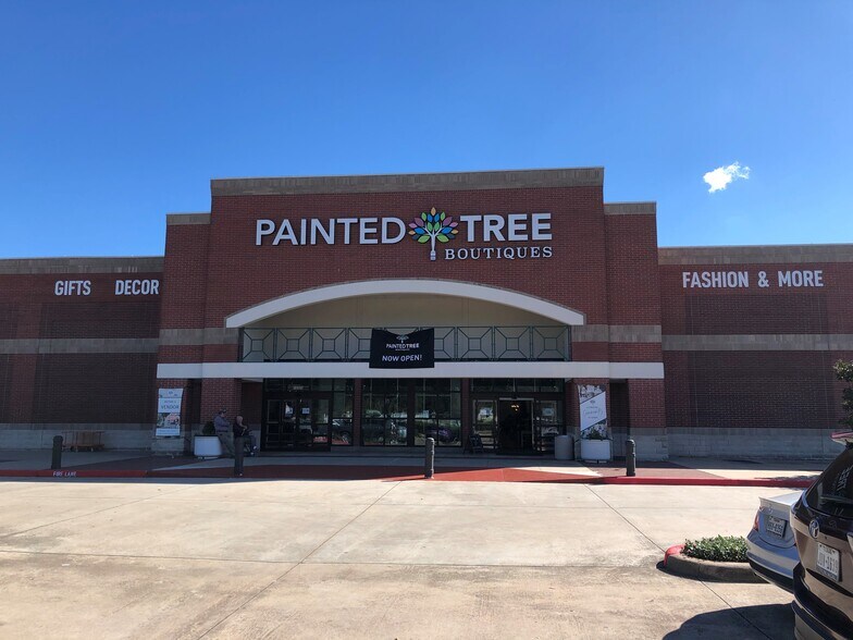 More Photos Of 15201-15555 Southwest Fwy, Sugar Land Unknown For Lease