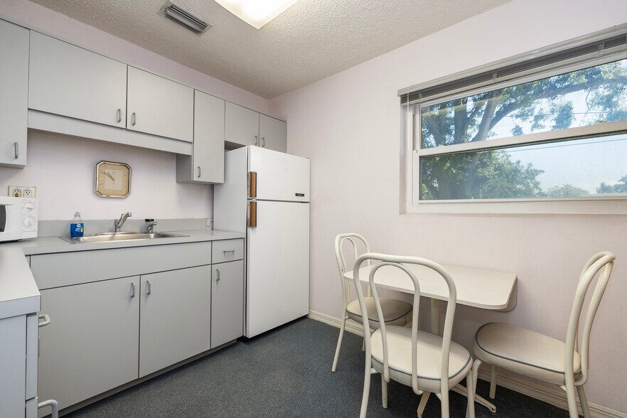 More Photos Of 2300 W Bay Dr, Largo Office Residential For Lease