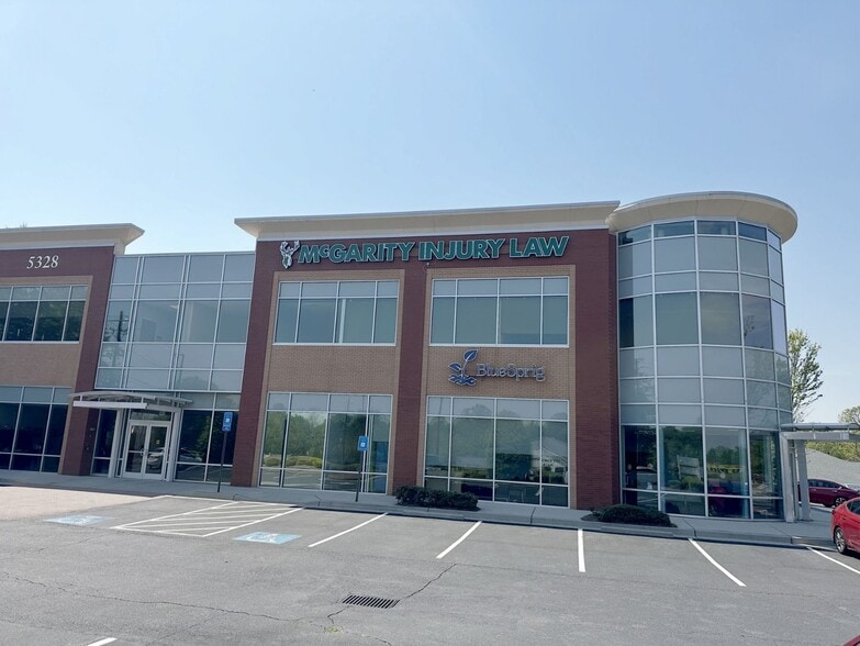 More Photos Of 5328 Lanier Islands Pky, Buford Medical For Lease
