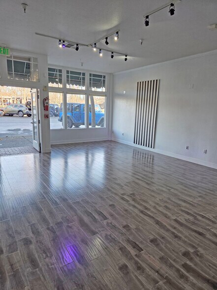 More Photos Of 620-624 McClelland Dr, Windsor Apartments For Sale