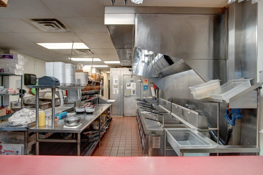 More Photos Of 351 Southland Dr, Lexington Fast Food For Sale