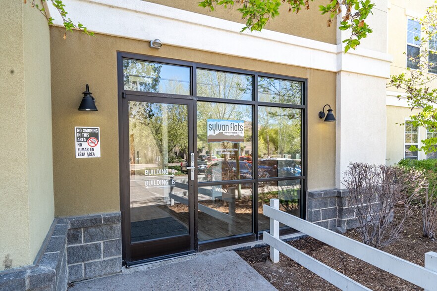 More Photos Of 625 Red Table Dr, Gypsum Apartments For Sale