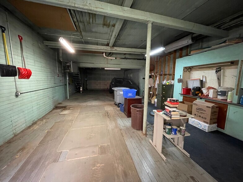 More Photos Of 14 2nd St, Troy Storefront Retail Residential For Lease