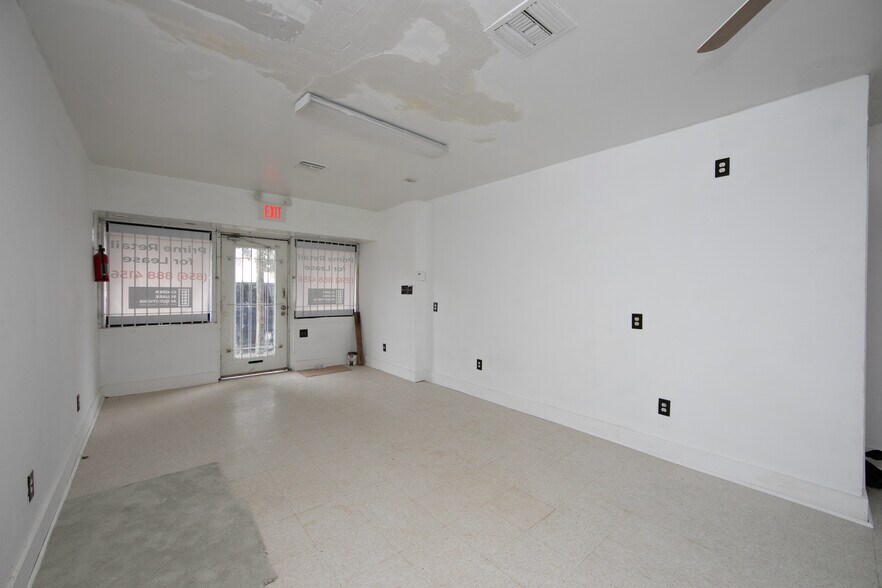 More Photos Of 2013 Woodlynne Ave, Woodlynne Storefront Retail Residential For Lease