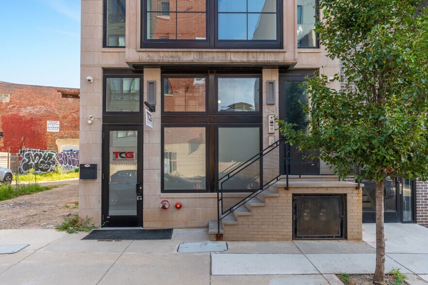 More Photos Of 1541 Ridge Ave, Philadelphia Storefront Retail Residential For Lease