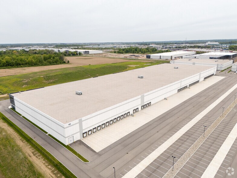 More Photos Of 120 Allendale Rd, Cambridge Distribution For Lease