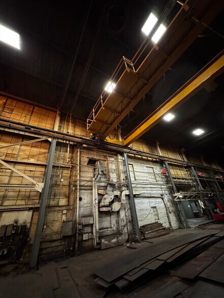 More Photos Of 7401-7447 Intervale St, Detroit Manufacturing For Lease