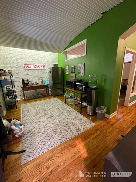 More Photos Of 2525 Market Ave, Cleveland Storefront Retail Office For Lease