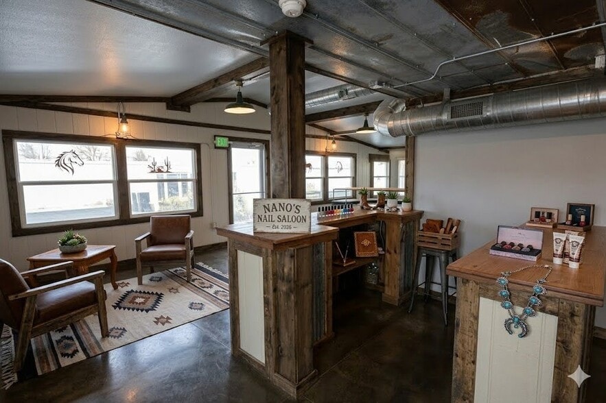 More Photos Of 10 Natelle Ave, Brooksville General Retail For Lease