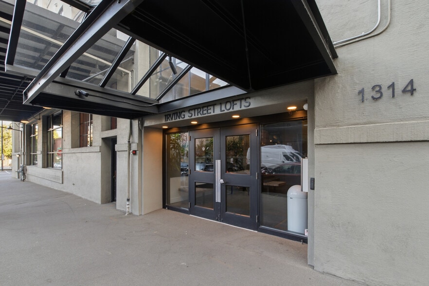More Photos Of 1314 NW Irving St, Portland Apartments For Sale