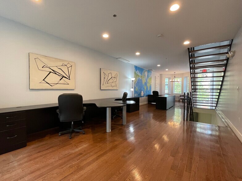 More Photos Of 211 K St Ne, Washington Office Residential For Sale