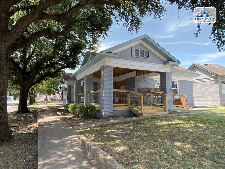 More Photos Of 105 S Zang Blvd, Dallas Office For Sale