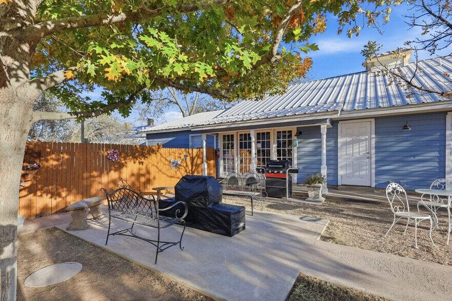 More Photos Of 201 N State St, Fort Davis Hotel For Sale