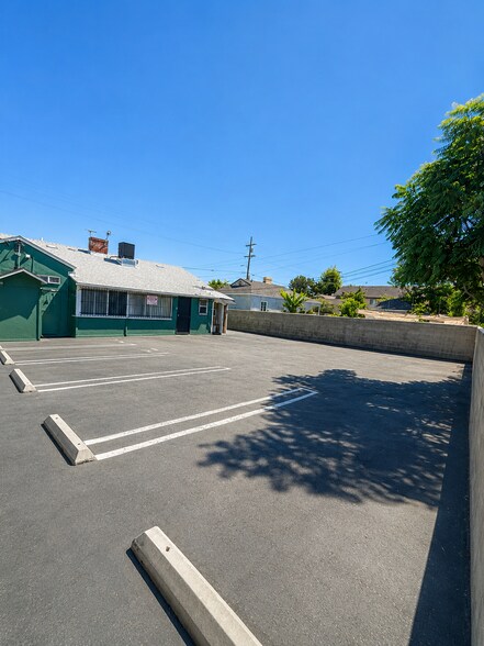 More Photos Of 11628-11630 Victory Blvd, North Hollywood Freestanding For Sale