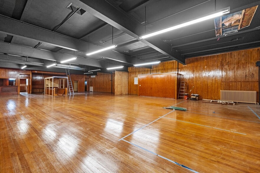 More Photos Of 1637 Acushnet Ave, New Bedford Freestanding For Sale