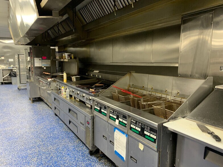 More Photos Of 803 US Highway 59, Atlanta General Retail For Sale