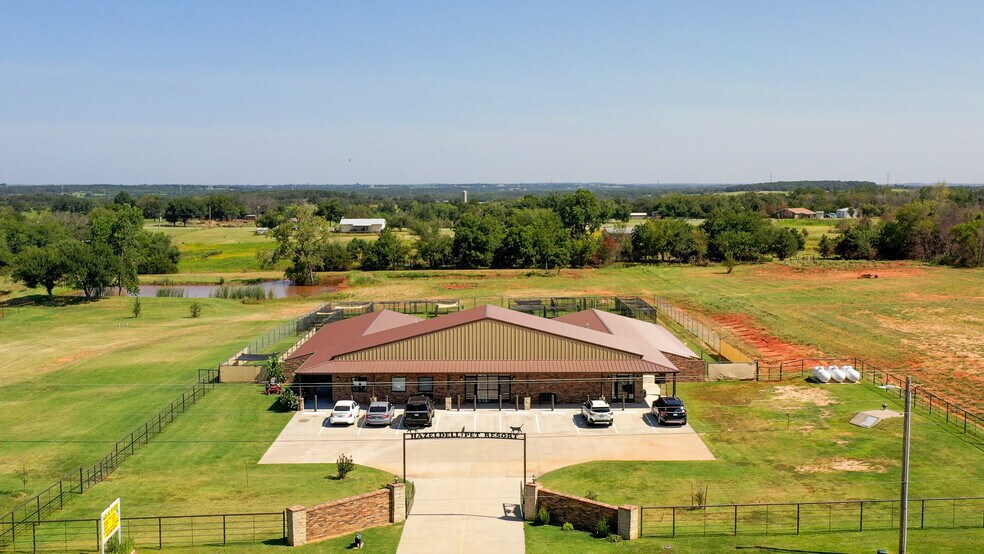 More Photos Of 39812 Hazel Dell Rd, Shawnee Veterinarian Kennel For Sale
