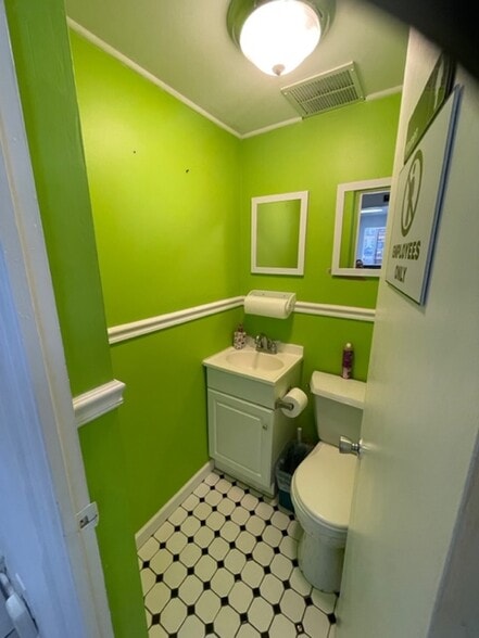 More Photos Of 302 S Collins St, Plant City General Retail For Sale