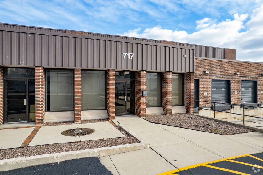 More Photos Of 717 S Desplaines St, Chicago Warehouse For Sale