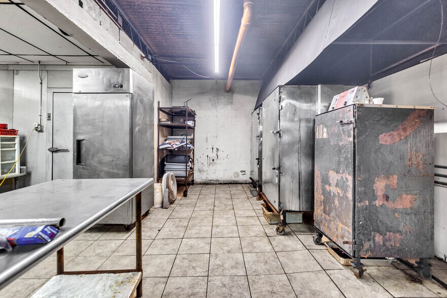 More Photos Of 2201 Kermit Hwy, Odessa Restaurant For Sale