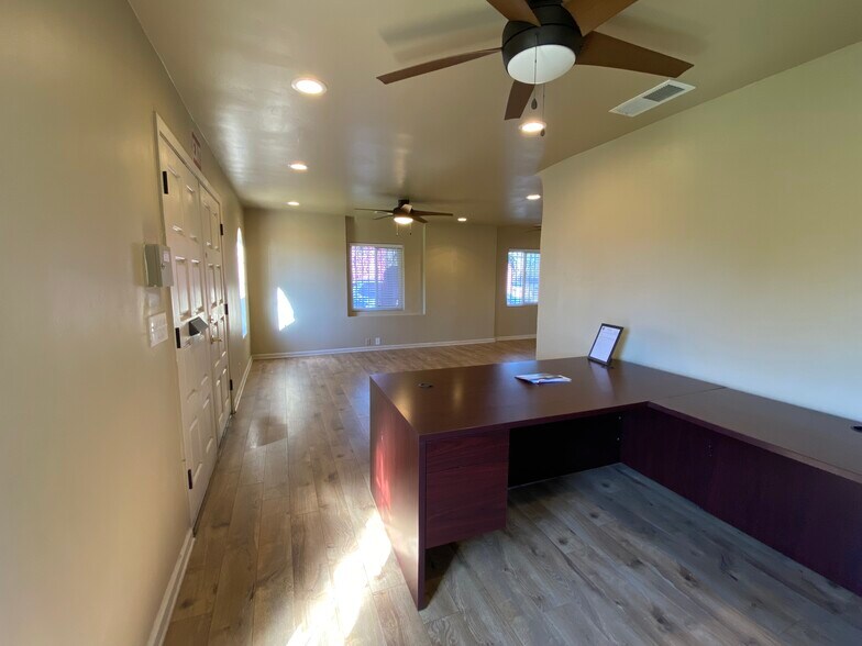 More Photos Of 525 W Kettleman Ln, Lodi Office For Lease