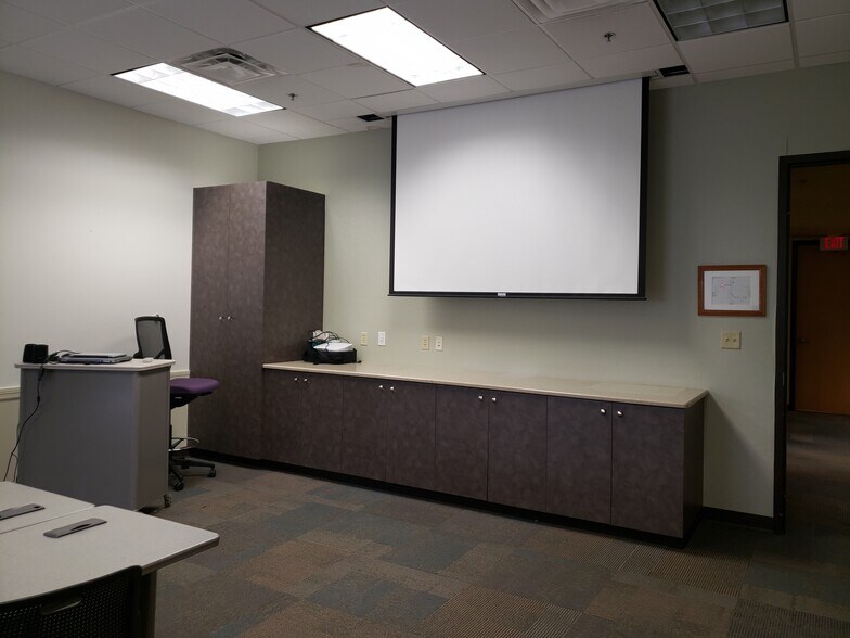 More Photos Of 4017 W Dr Martin Luther King Jr Blvd, Tampa Office For Sale