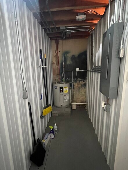 More Photos Of 133-135 N Lee St, Fort Gibson Storefront For Sale