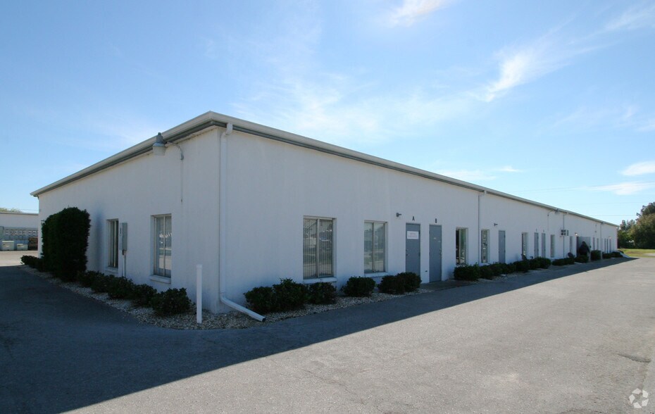 Primary Photo Of 1390 Commerce Blvd, Sarasota Unknown For Lease