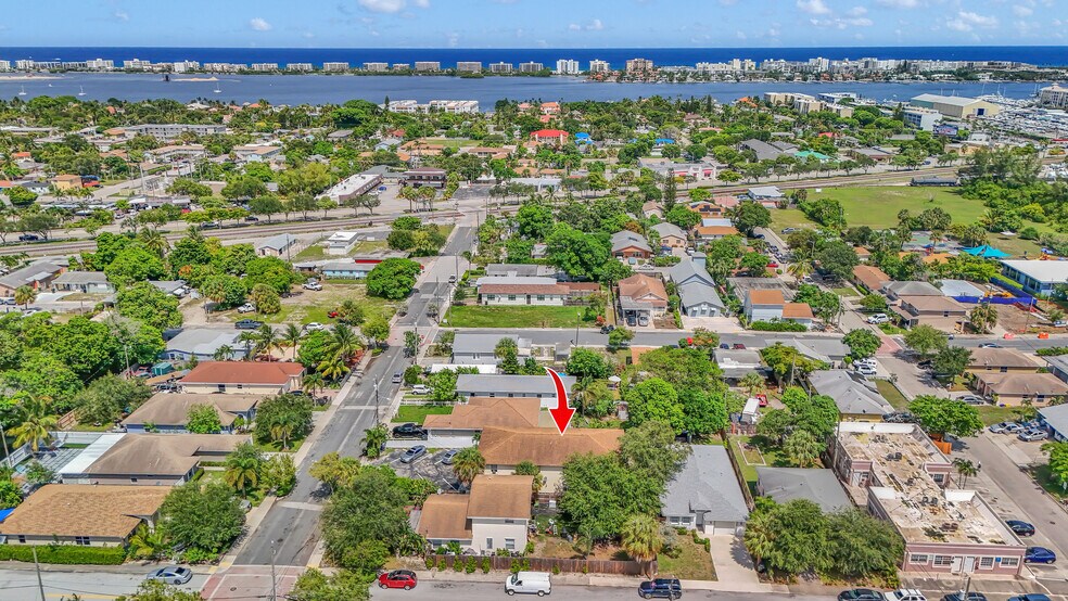More Photos Of 715 Washington Ave, Lake Worth Apartments For Sale