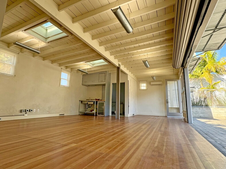 More Photos Of 915 De La Vina St, Santa Barbara Loft Creative Space For Lease