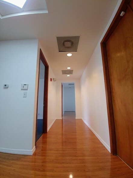 More Photos Of 2525 Marina Bay Dr W, Fort Lauderdale Office For Lease