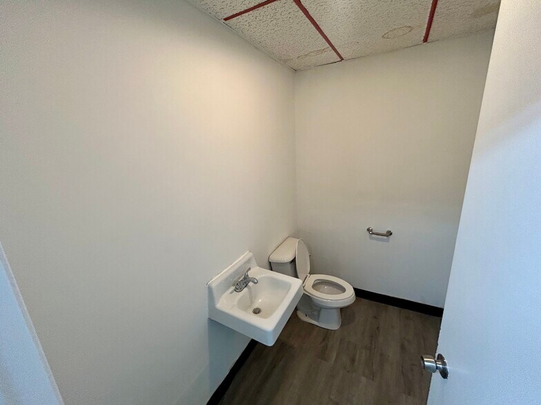 More Photos Of 5030-5034 W North Ave, Chicago Apartments For Lease