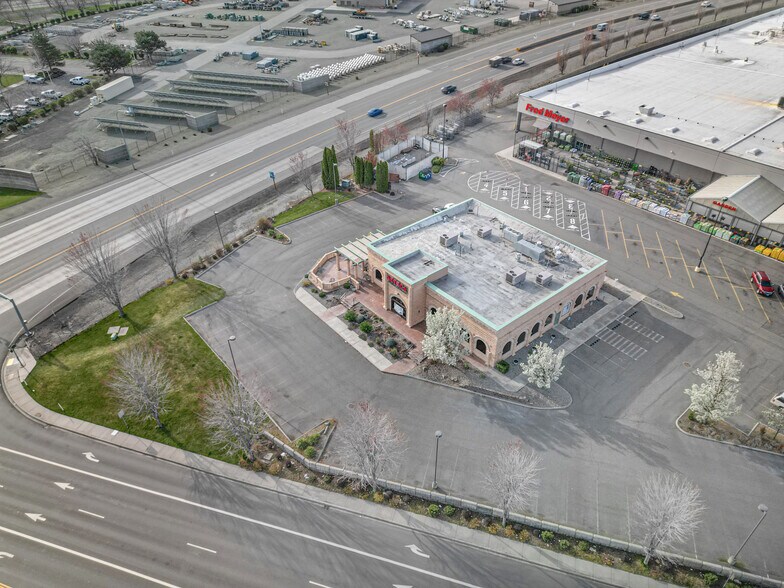 More Photos Of 2807 W 10th Ave, Kennewick General Retail For Sale