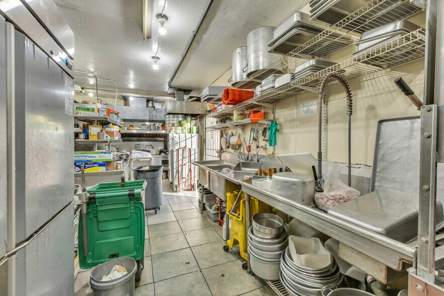 More Photos Of 7223 55th St, Sacramento Restaurant For Sale