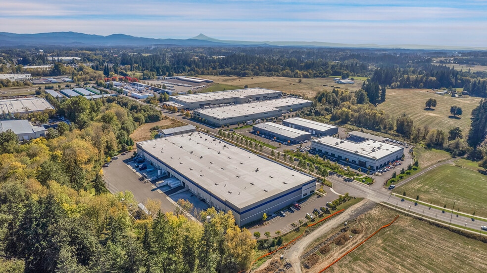 More Photos Of 5504 S 11th St, Ridgefield Distribution For Lease