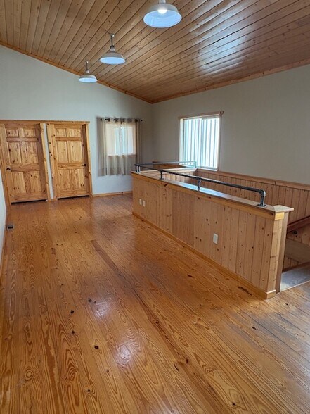 More Photos Of 338 NW 85th St, Seattle Office For Sale