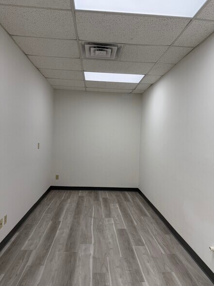 More Photos Of 5681 Mt Moriah Rd, Memphis General Retail For Sale