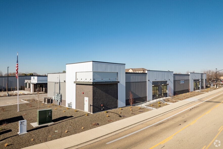 More Photos Of 2007 S Saturn Way, Boise Warehouse For Lease