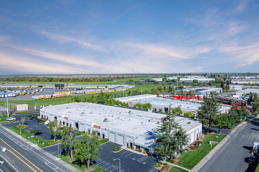 More Photos Of 3920 W Capitol Ave, West Sacramento Warehouse For Sale