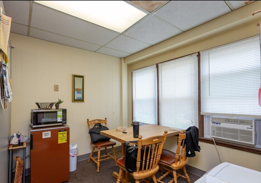 More Photos Of 371 Pittstown Rd, Pittstown Storefront Retail Residential For Sale