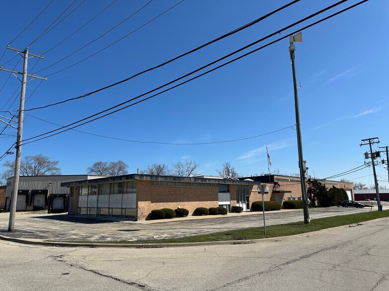 More Photos Of 135 Le Baron St, Waukegan Industrial For Lease