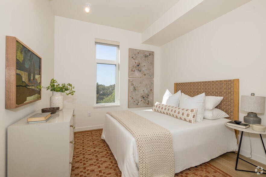 More Photos Of 1629 S St, Sacramento Apartments For Lease